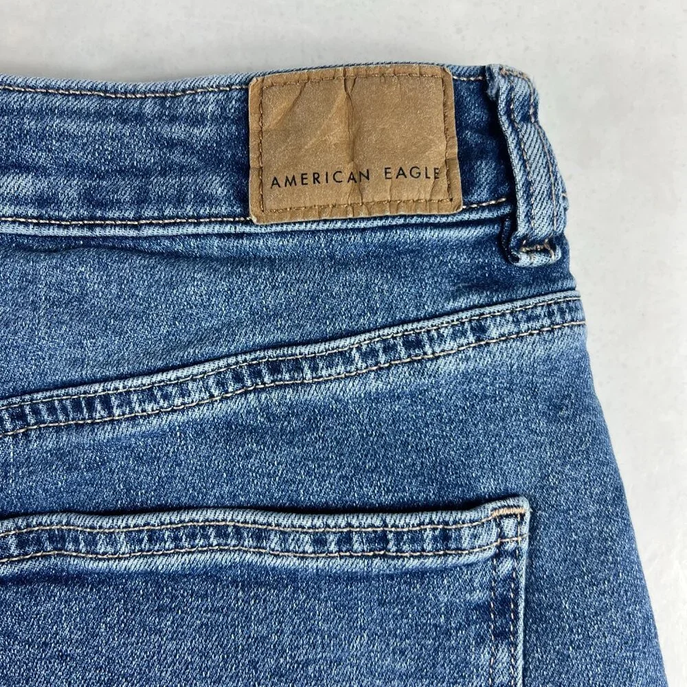 American Eagle Shorts Women's 27* Mom Mid Rise Blue Cut Off Stretch Denim Tag 4